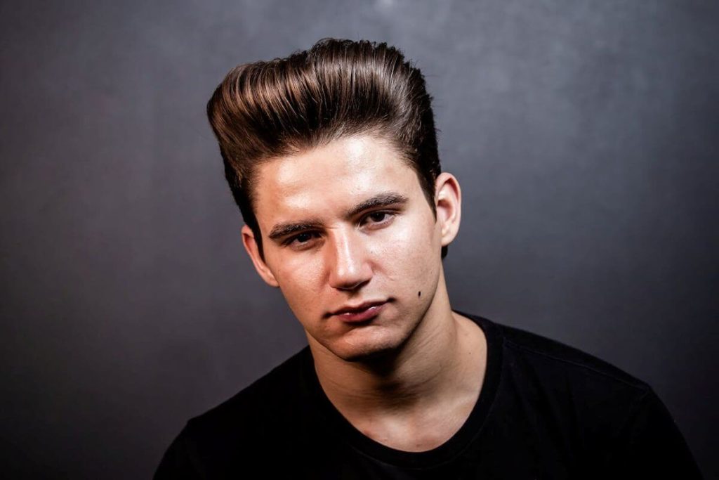 cheveux gominé