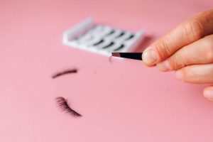 comment enlever des extensions de cils