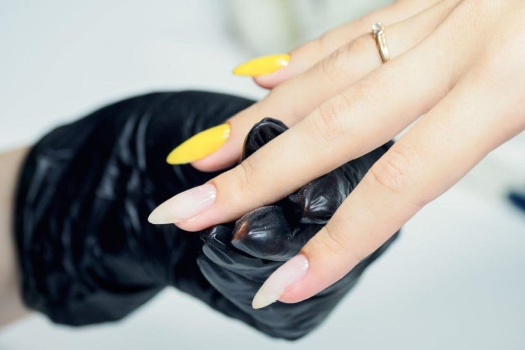 comment enlever des ongles en gel
