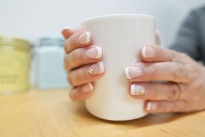comment faire une french manucure